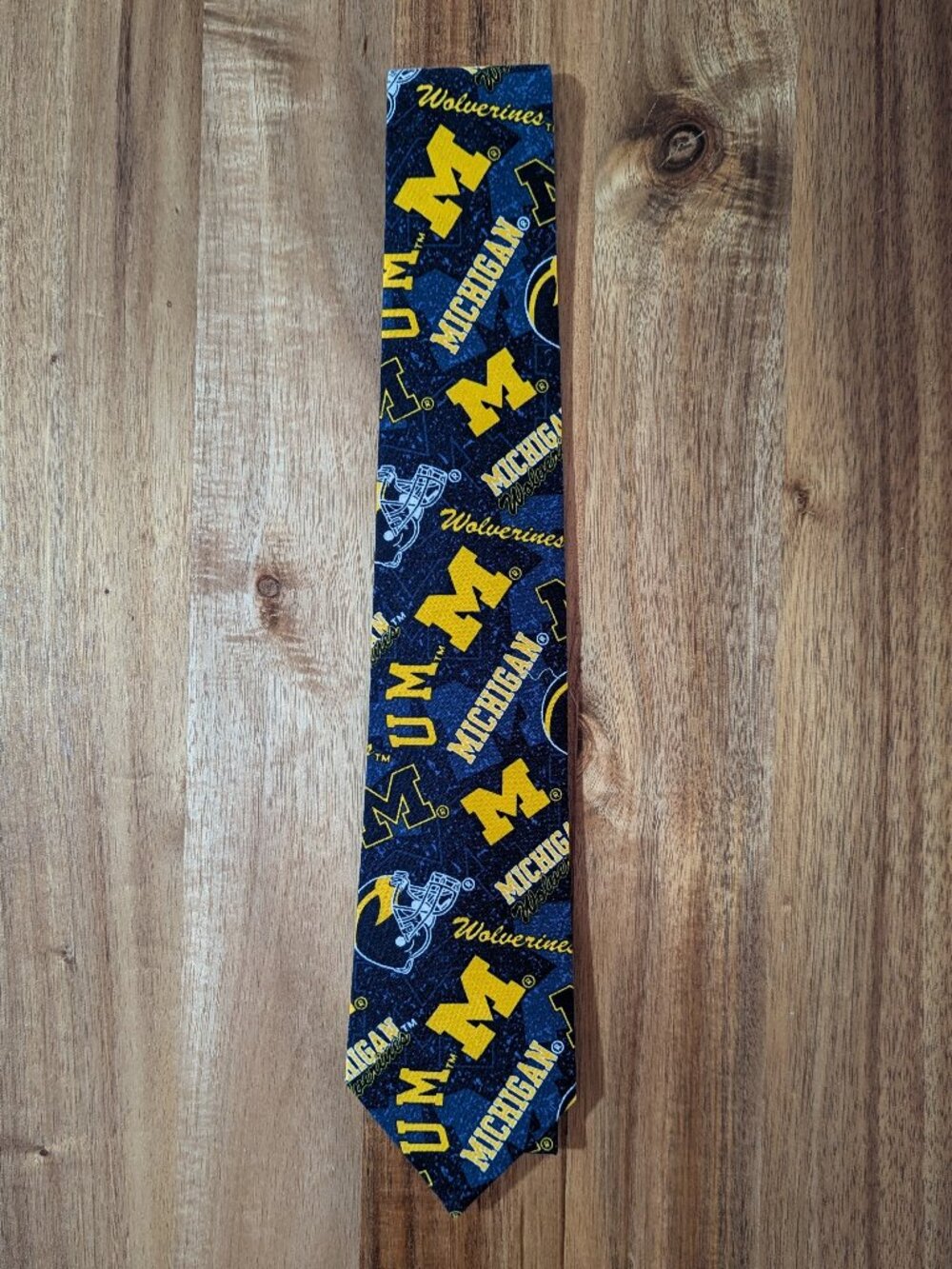 University of Michigan Wolverines NCAA Men's Neck Tie. Custom handmade. New